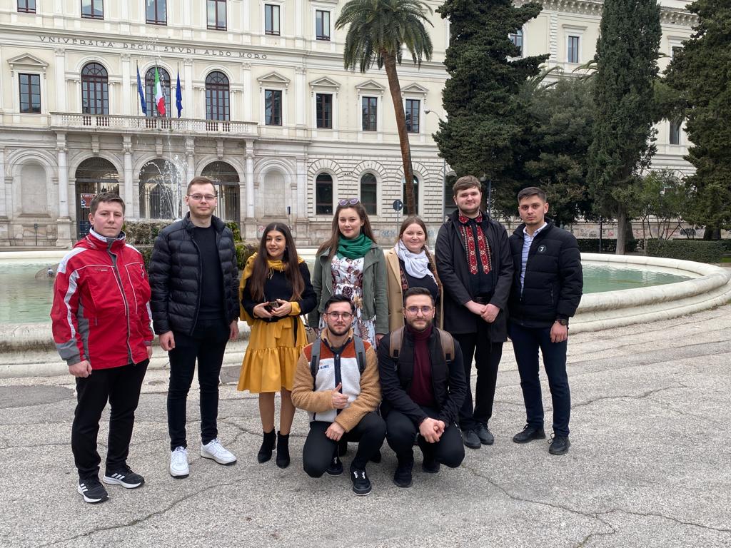 Ucenicii Sfântului Nicolae din Iași au fost în pelerinaj la ocrotitorul lor