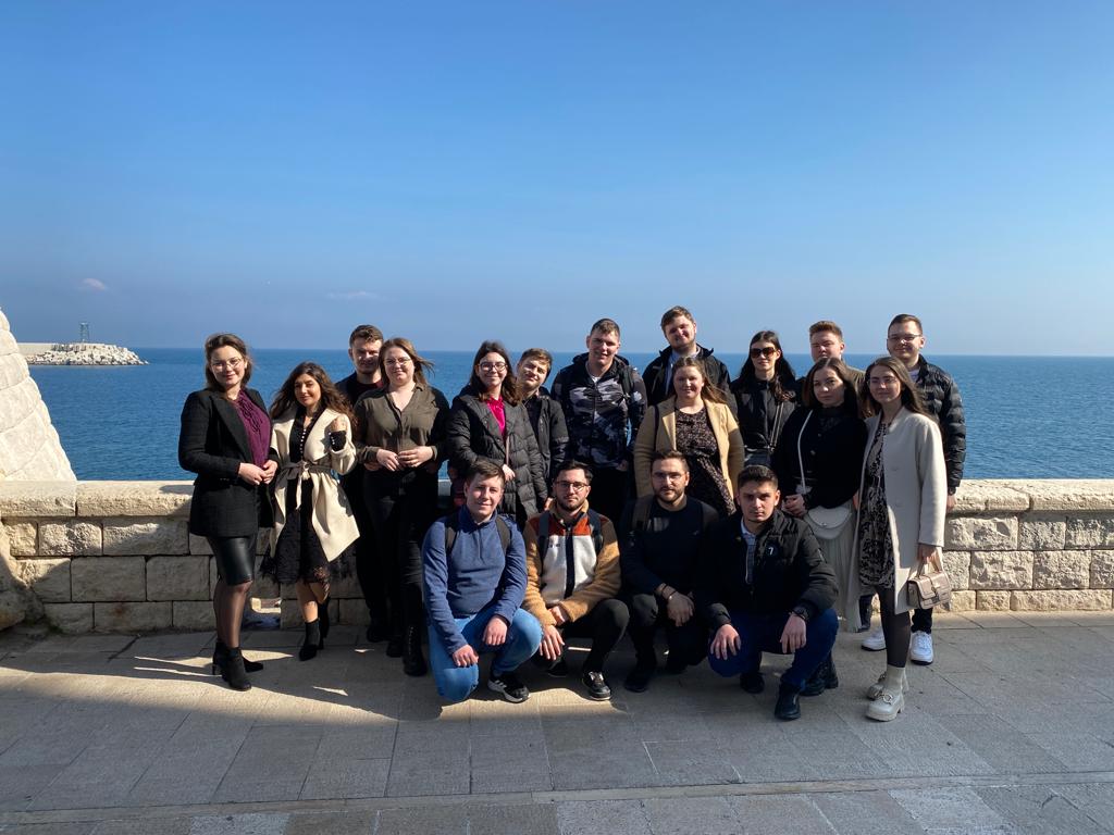 Ucenicii Sfântului Nicolae din Iași au fost în pelerinaj la ocrotitorul lor