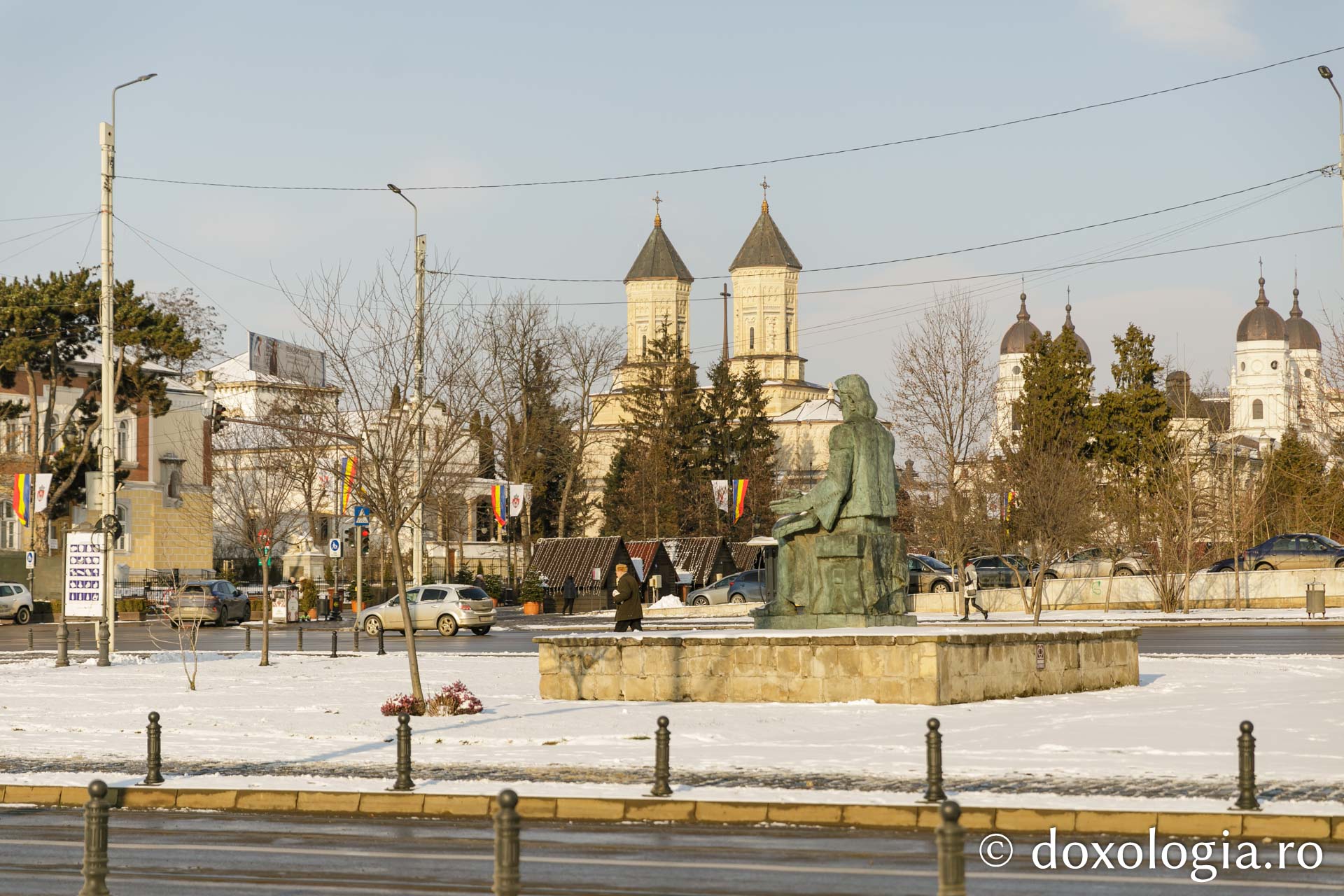 (Foto) La pas prin Târgul Ieșilor într-o dimineață geroasă