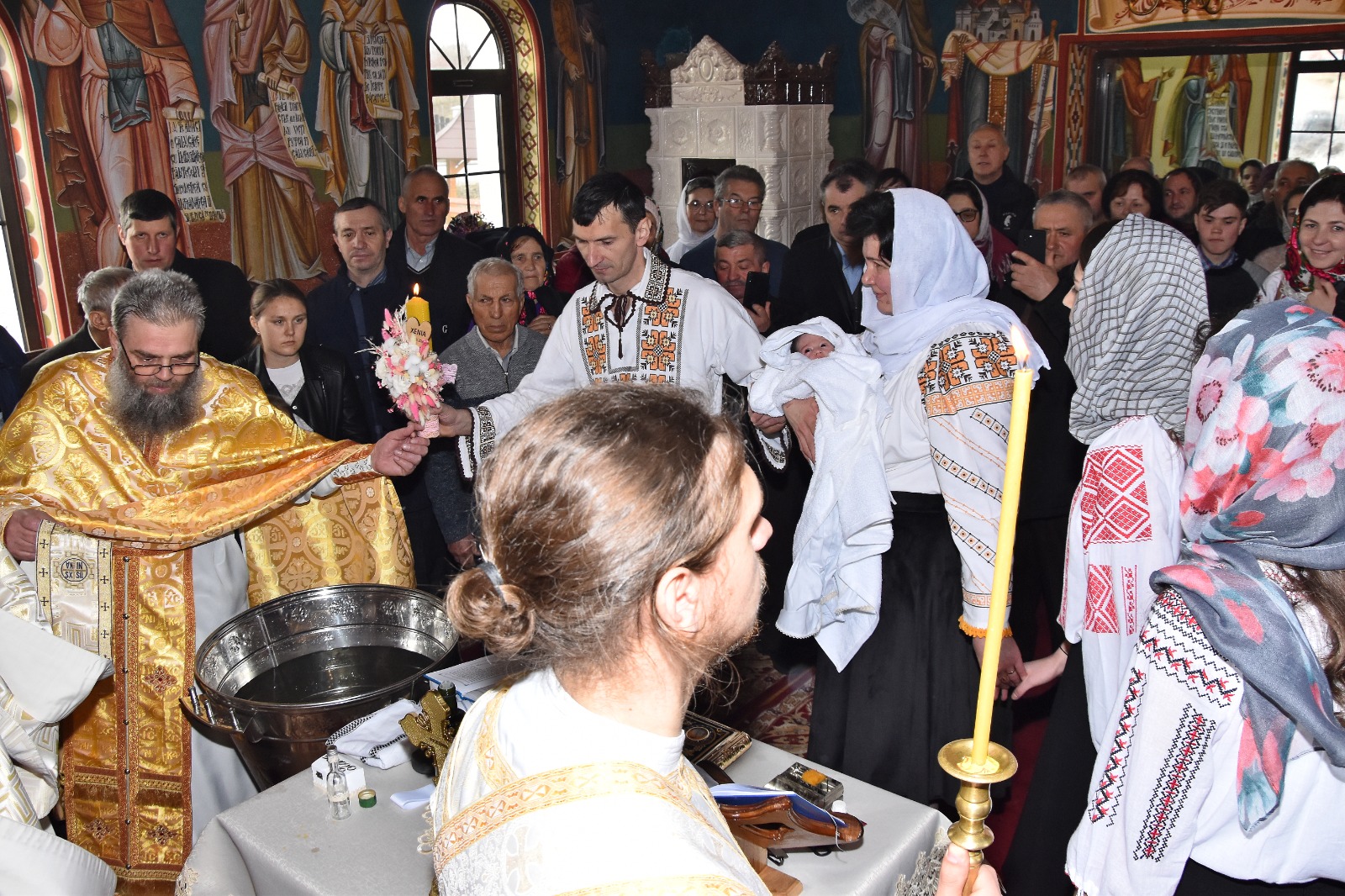 Părintele Mitropolit Teofan a botezat cel de-al șaselea prunc al familiei preotului Istrate