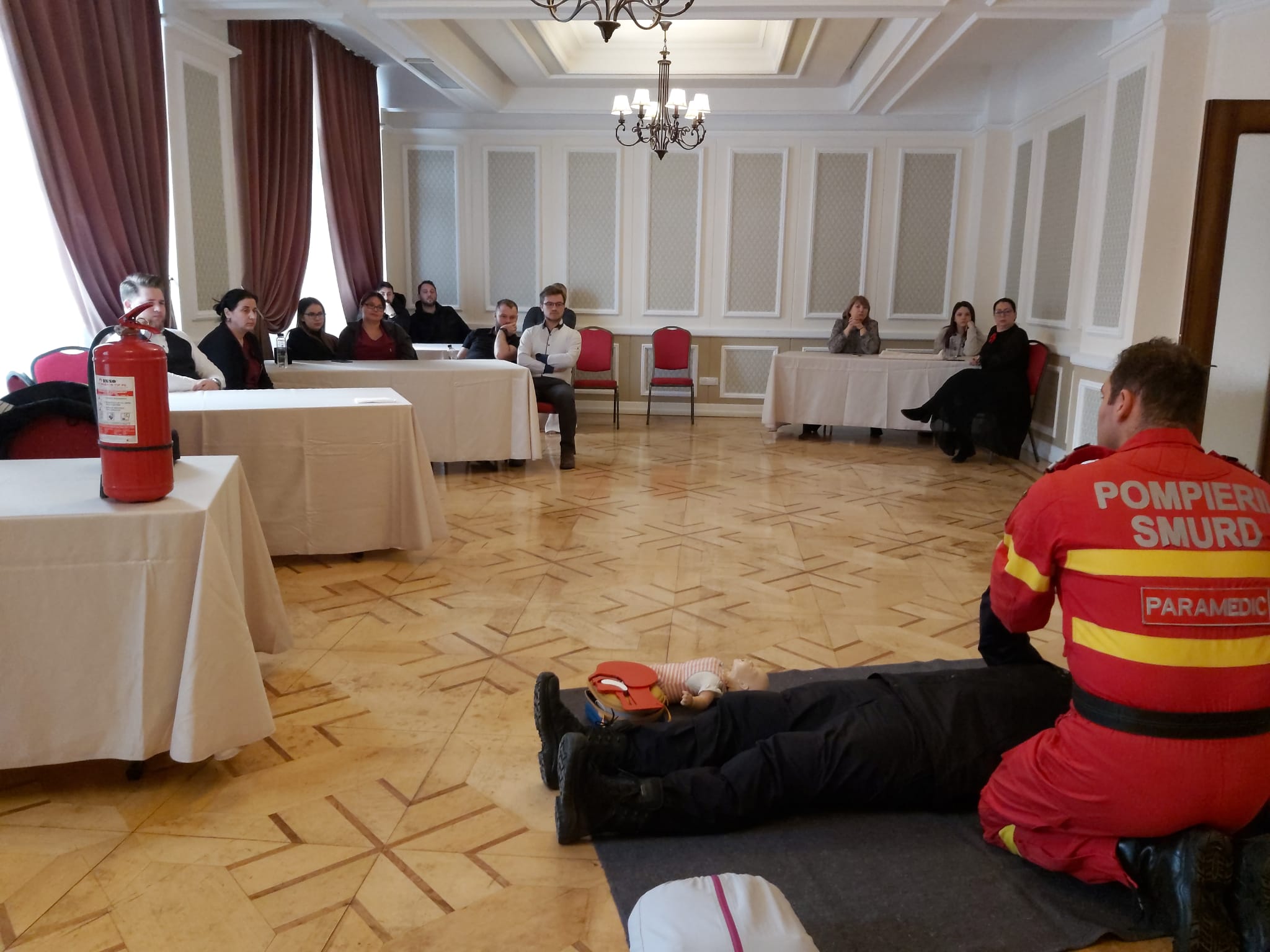 Angajații Colegiului „Sfântul Nicolae” au învățat cum să acorde primul ajutor