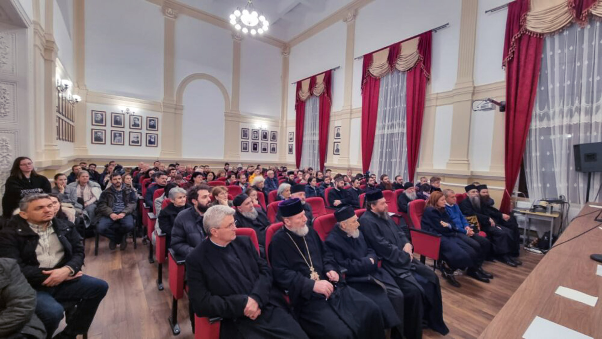 Părintele Agapie Corbu a conferențiat la invitația ASCOR Arad