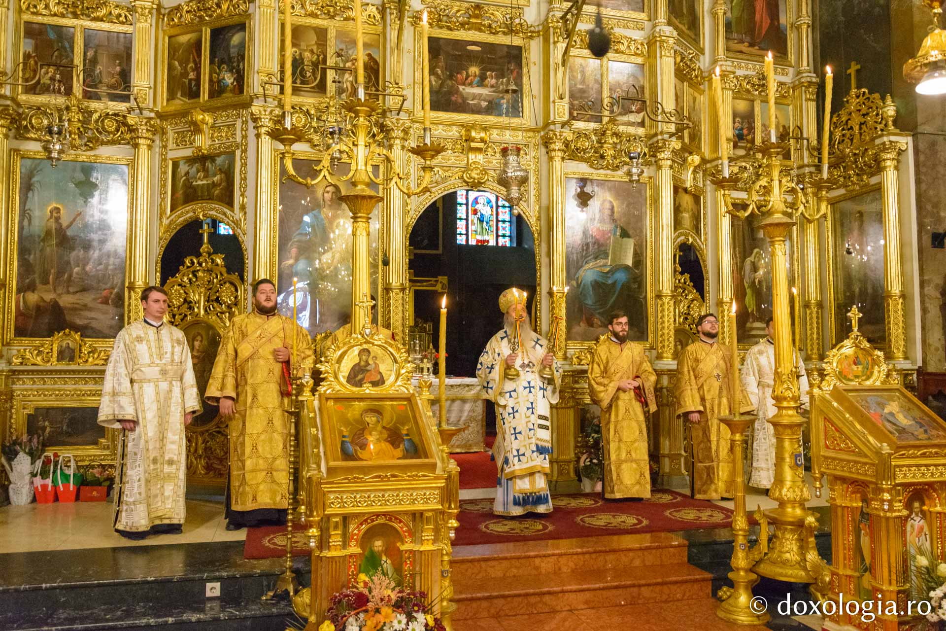 Părintele Mitropolit Teofan: „În viața noastră nu există decât o singură scăpare: să ne întoarcem la Dumnezeu”