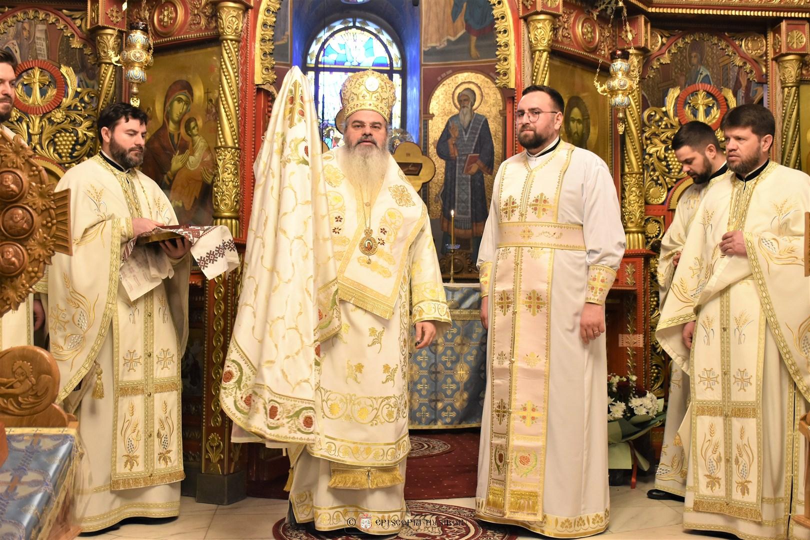 Foto: Episcopia Hușilor (Video) Catedrala Episcopală din Huși are un nou slujitor