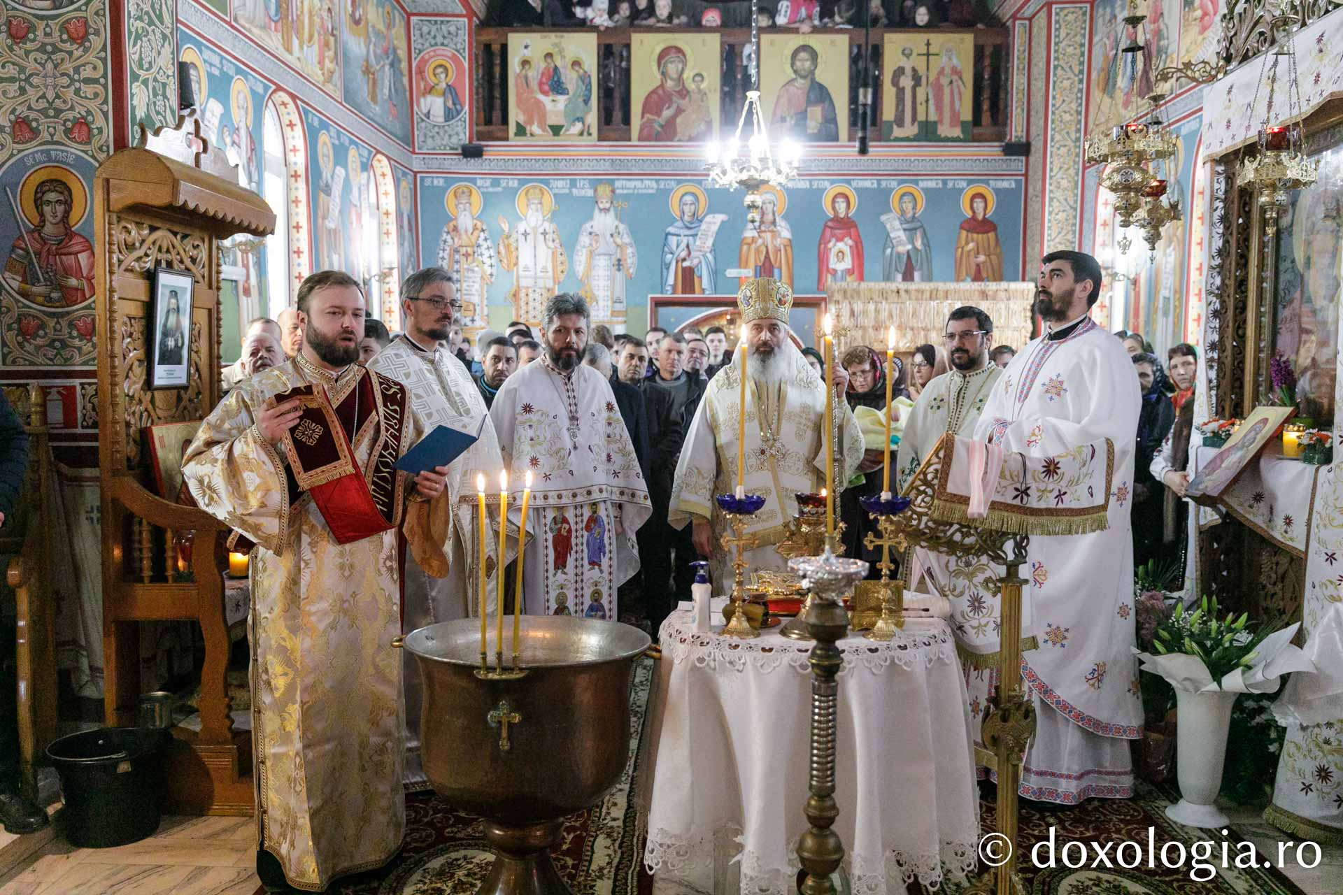 Cel de-al nouălea copil al preotului de la Parohia Frenciugi a fost botezat de PS Antonie