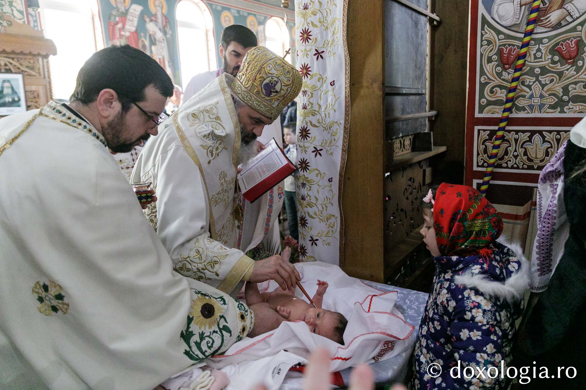 Cel de-al nouălea copil al preotului de la Parohia Frenciugi a fost botezat de PS Antonie