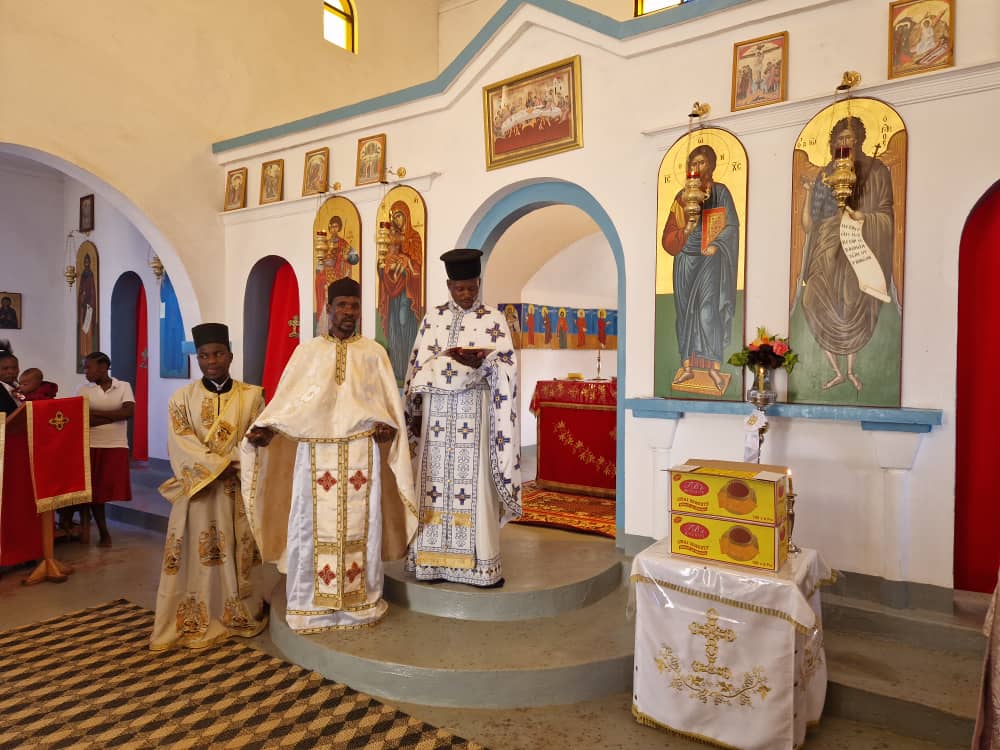 Moşii de Iarnă la Centrul Misionar din Kidamali