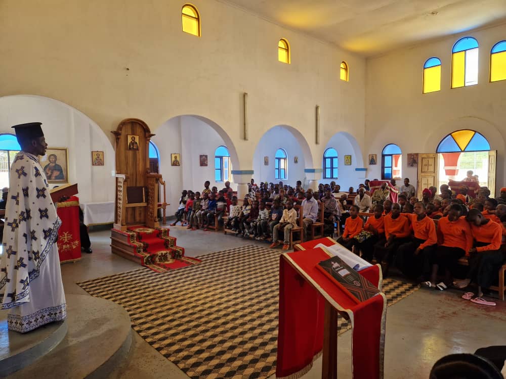 Moşii de Iarnă la Centrul Misionar din Kidamali