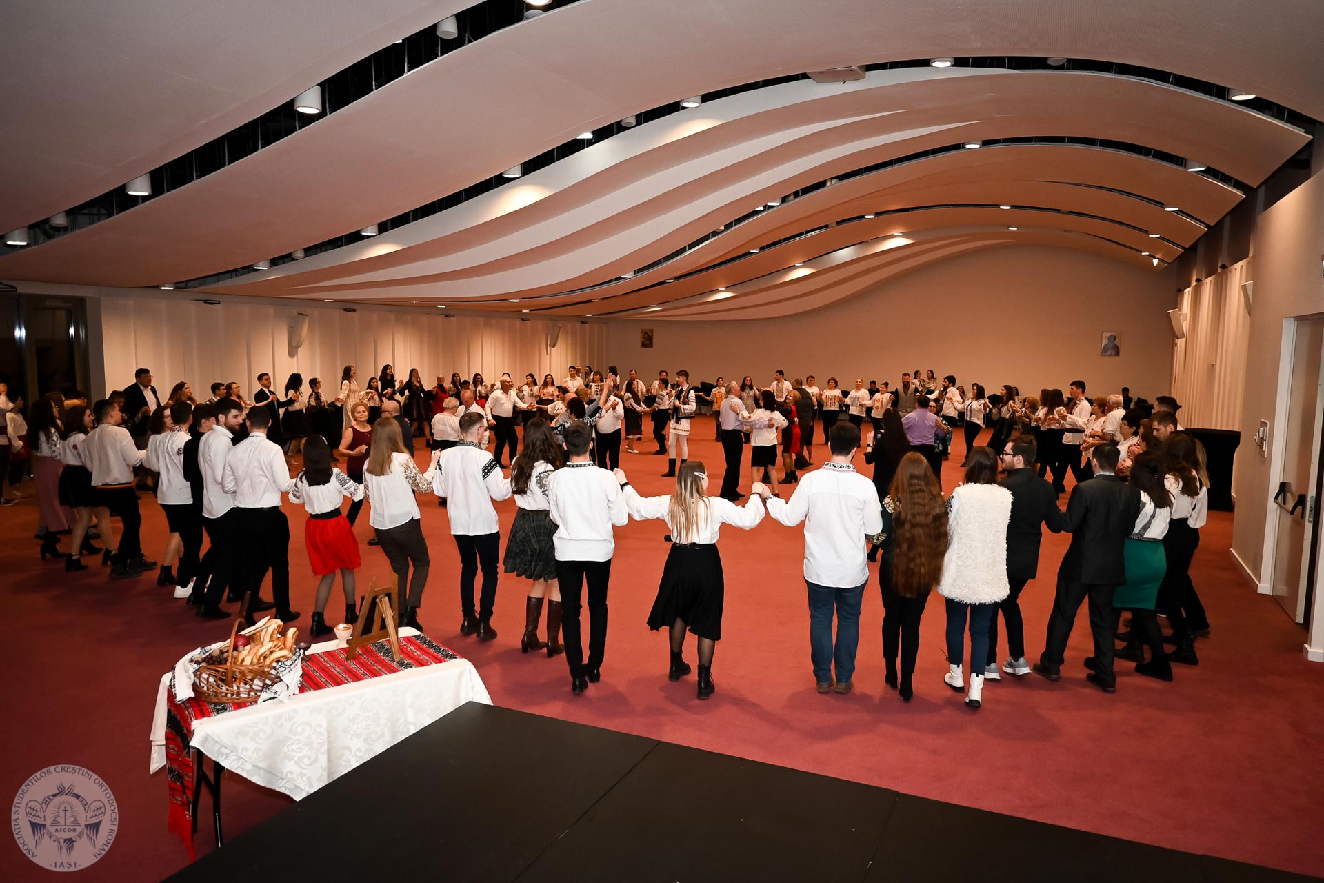 Spectacol caritabil ASCOR Iași „O seară românească”