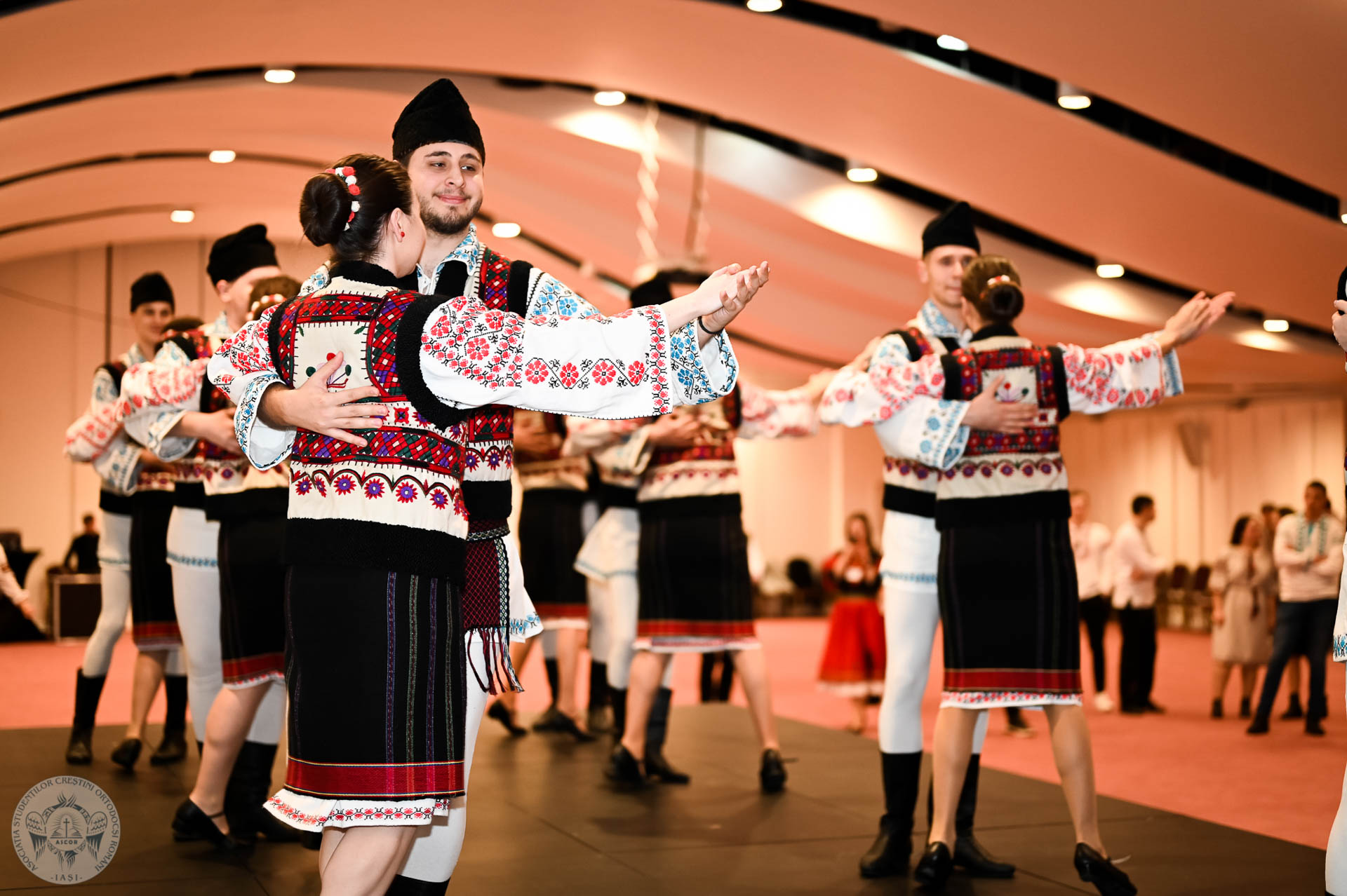 Spectacol caritabil ASCOR Iași „O seară românească”