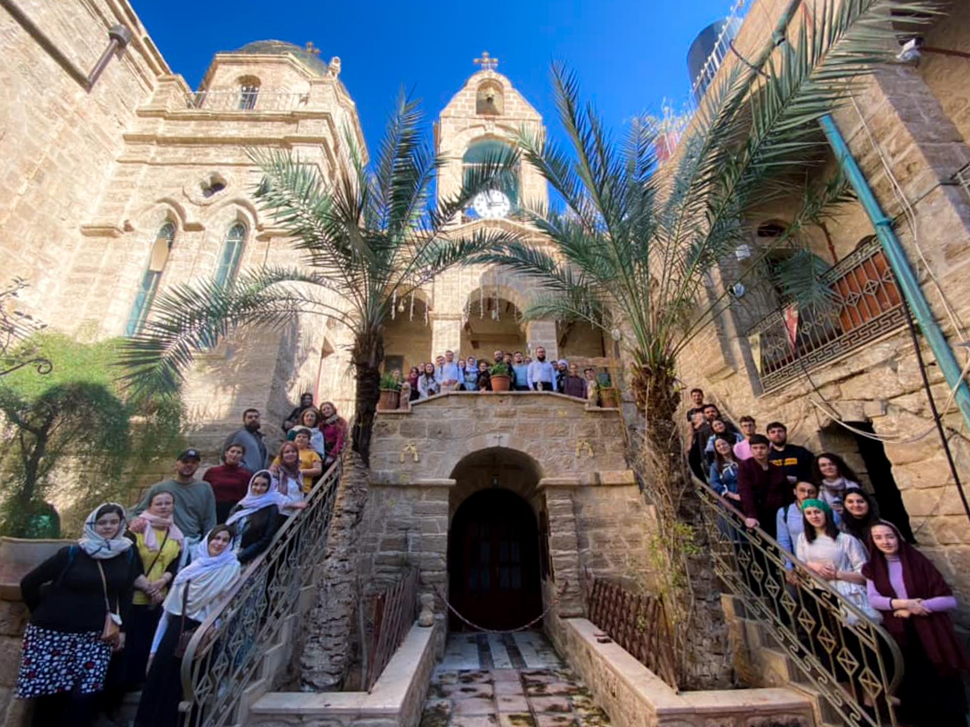 Tineri pelerini prin Țara Sfântă