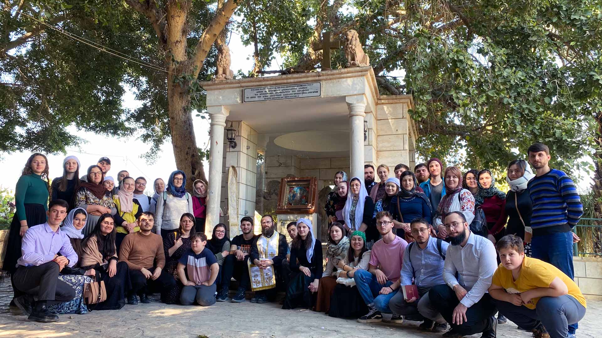 Tineri pelerini prin Țara Sfântă