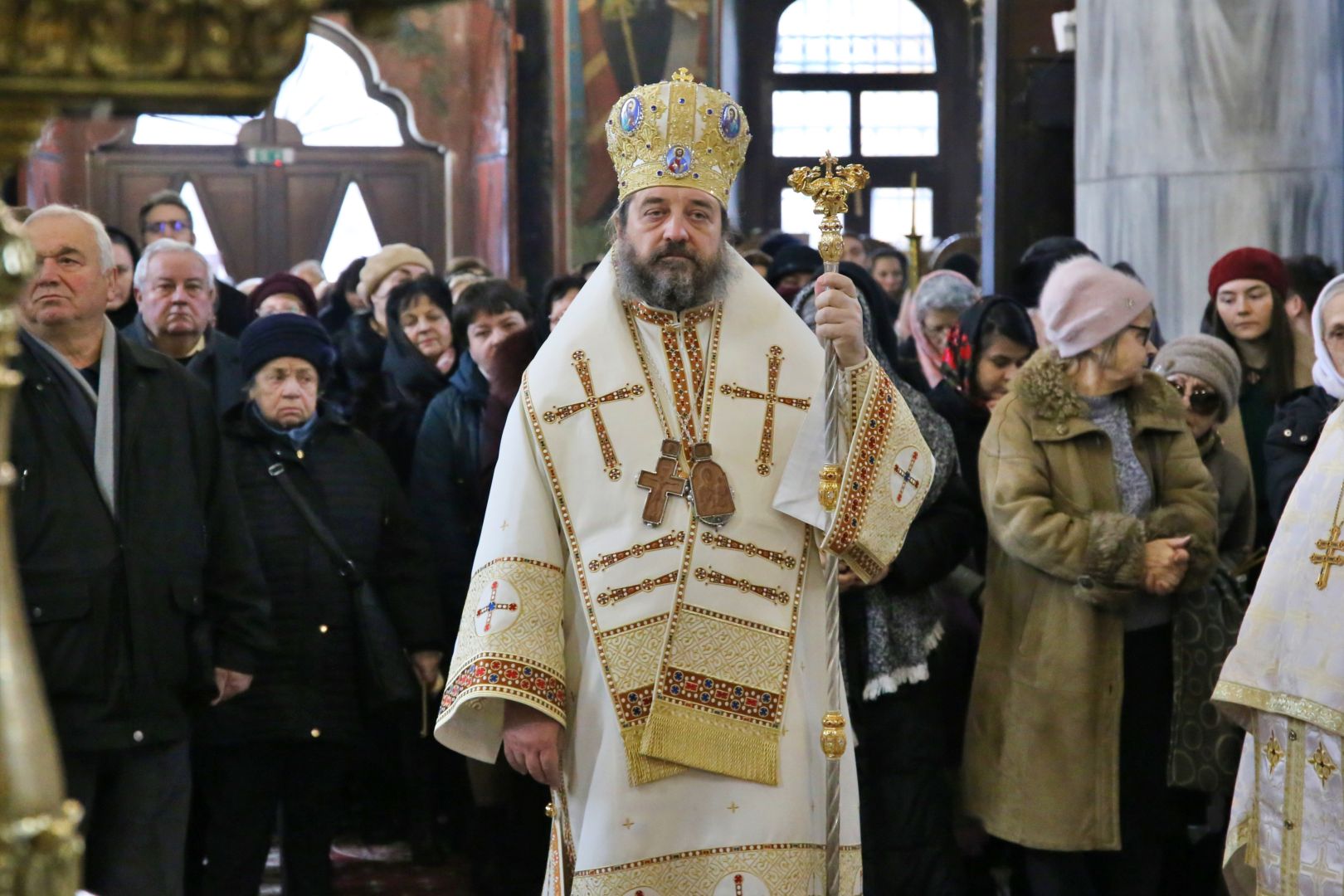 Slujbă arhierească la Biserica „Sfinții Apostoli Petru și Pavel” Bărboi