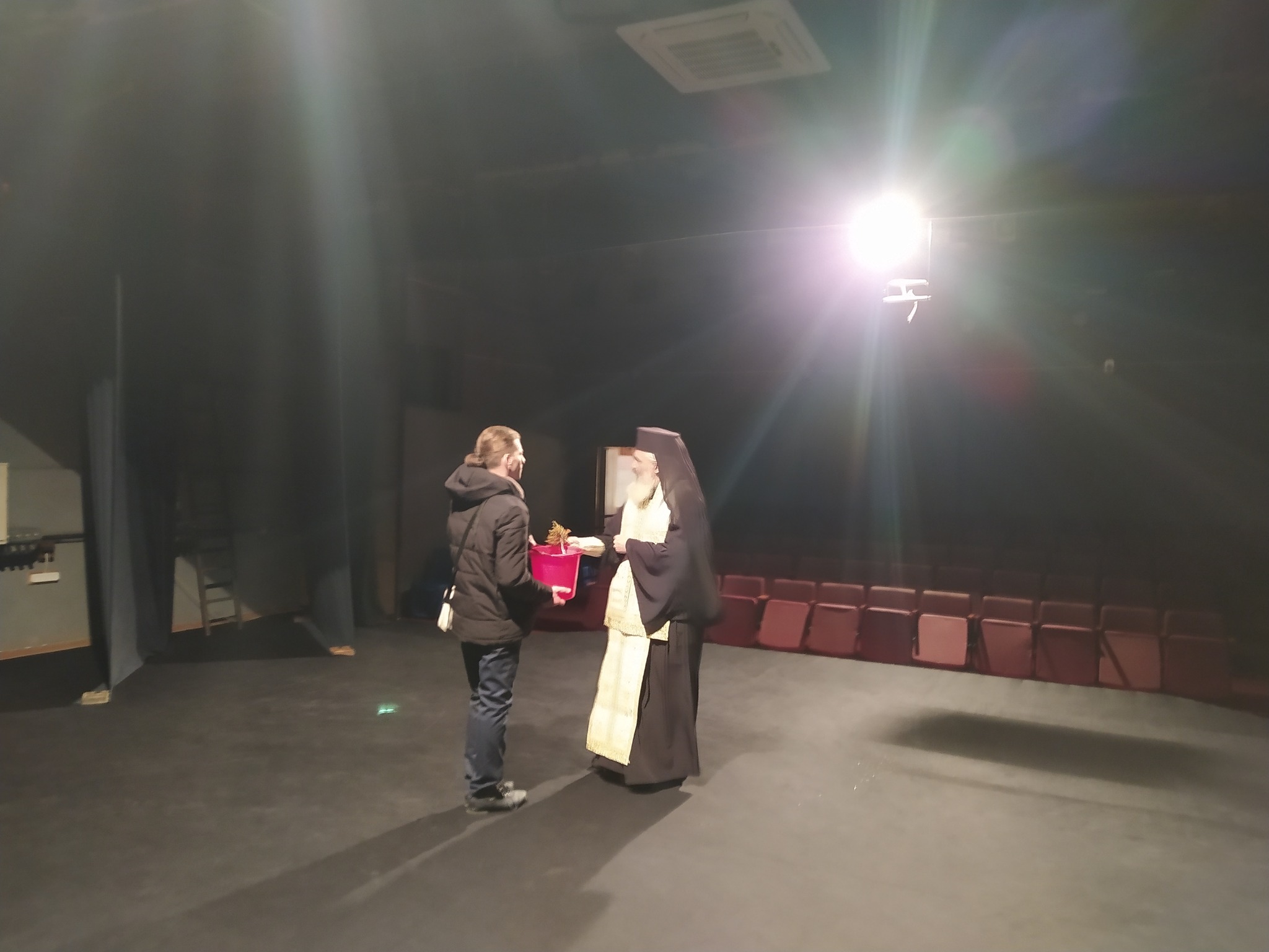 Teatrul din Bălți a fost sfinţit de Preasfinţitul Antonie