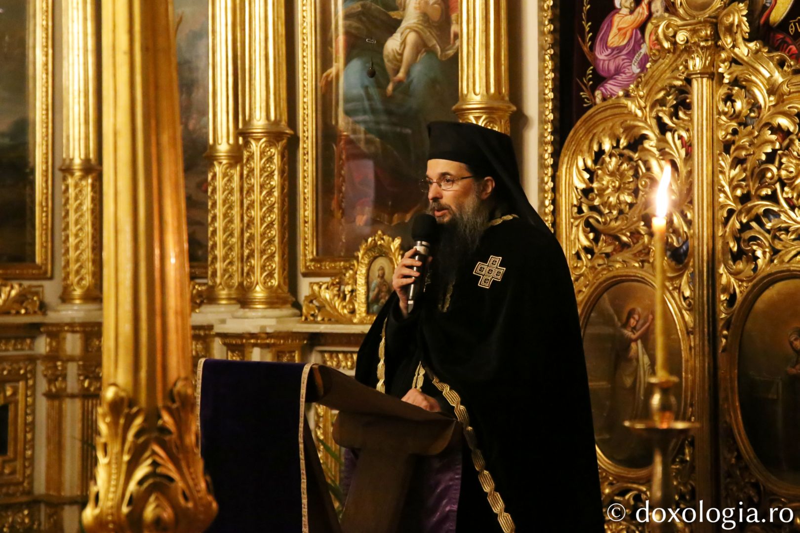 Foto: Flavius Popa Cea de-a doua parte a Canonului, la Catedrala Mitropolitană: „Când spunem «Miluiește-mă, Dumnezeule, miluiește-mă!» cerem mila lui Dumnezeu”