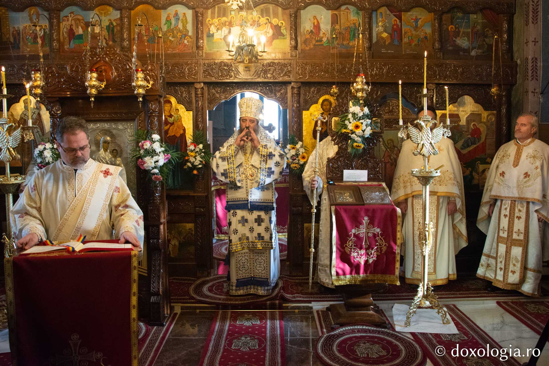 Slujire arhierească la Tătăruși-Uda: Parohia are, începând de astăzi, un nou preot paroh