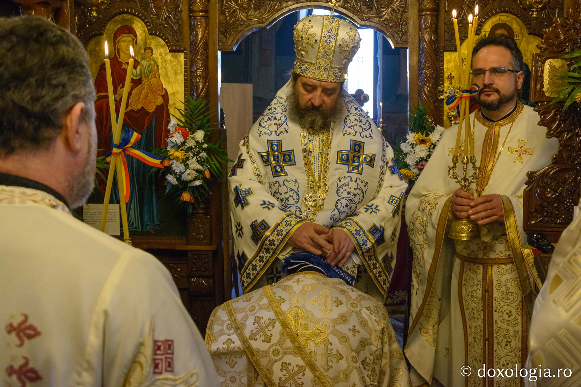 Slujire arhierească la Tătăruși-Uda: Parohia are, începând de astăzi, un nou preot paroh