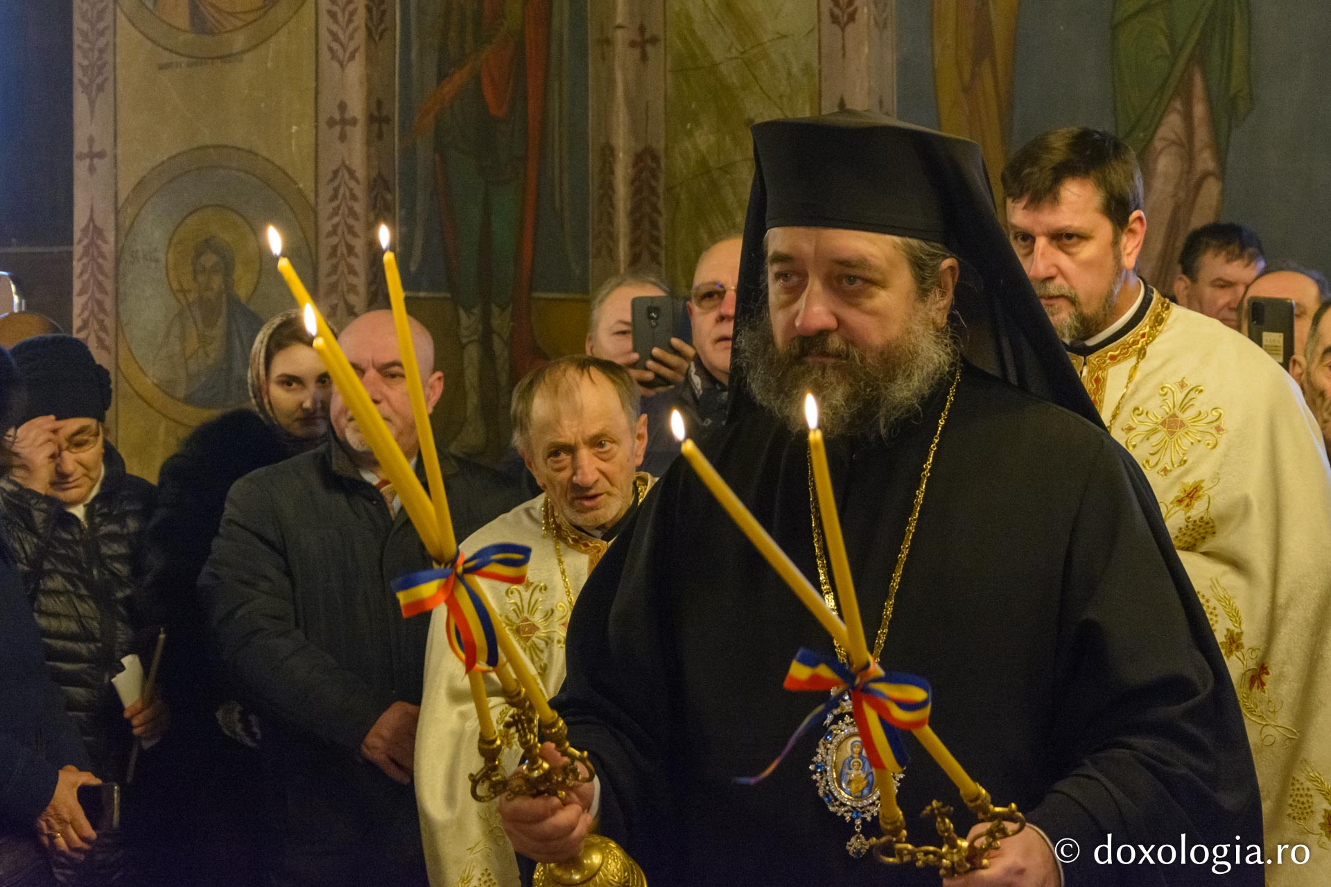 Slujire arhierească la Tătăruși-Uda: Parohia are, începând de astăzi, un nou preot paroh