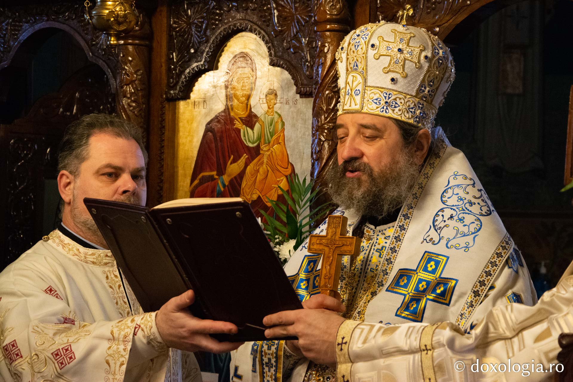 Slujire arhierească la Tătăruși-Uda: Parohia are, începând de astăzi, un nou preot paroh