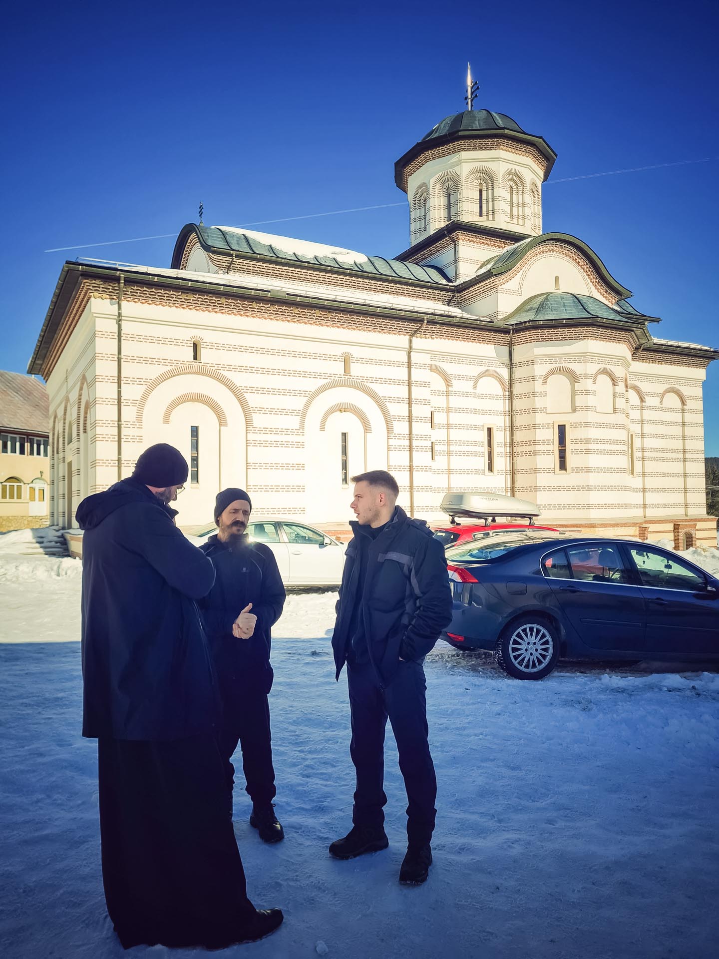 Tabără de iarnă organizată de ASCOR Alba Iulia la Mănăstirea Oașa