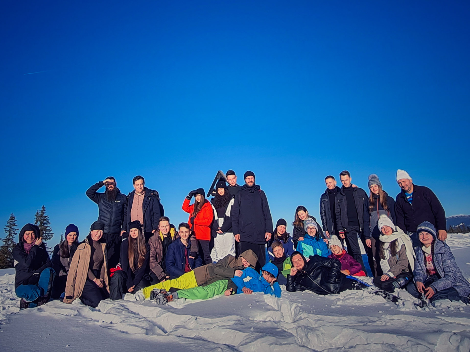 Tabără de iarnă organizată de ASCOR Alba Iulia la Mănăstirea Oașa