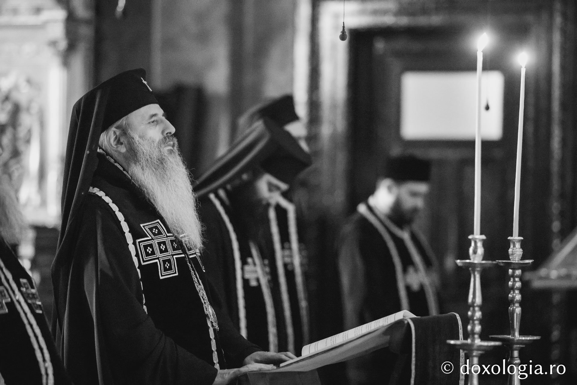 (Foto) Clipe zugrăvite în culori cernite: Ultima parte a Canonului Mare, la Catedrala din Iași