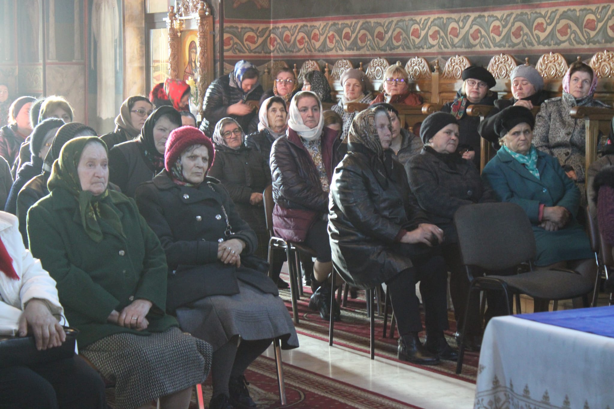 Discuții despre adicții cu credincioșii de la Parohia ieșeană Buznea