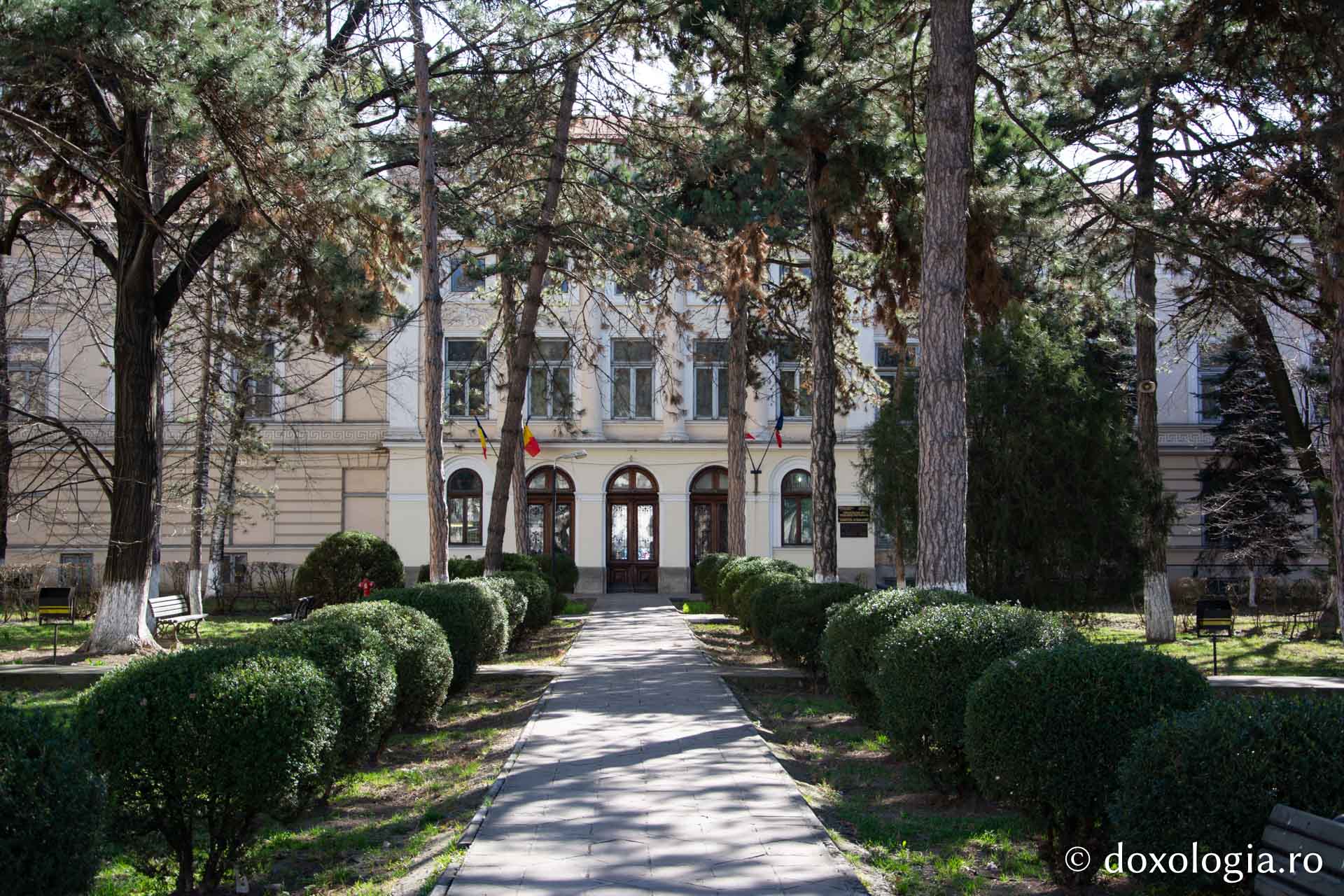 Foto: Mihail Vrăjitoru Clădirea Facultății de Teologie Ortodoxă „Dumitru Stăniloae” din Iași va fi renovată
