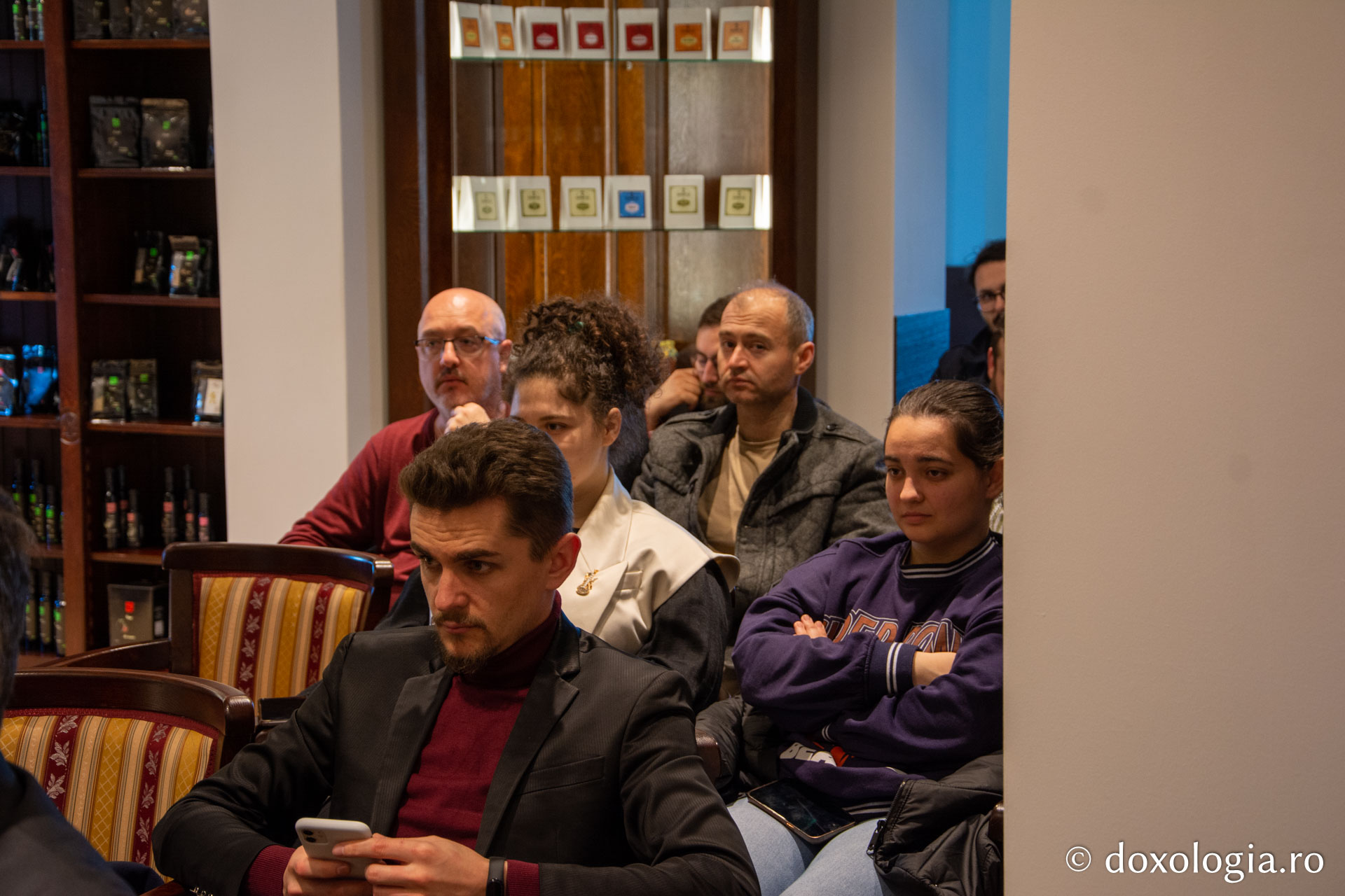 La Librăria Doxologia din Iași a avut loc lansarea volumului „Biserica și statul. Perspective diacronice asupra unei relații polivalente”