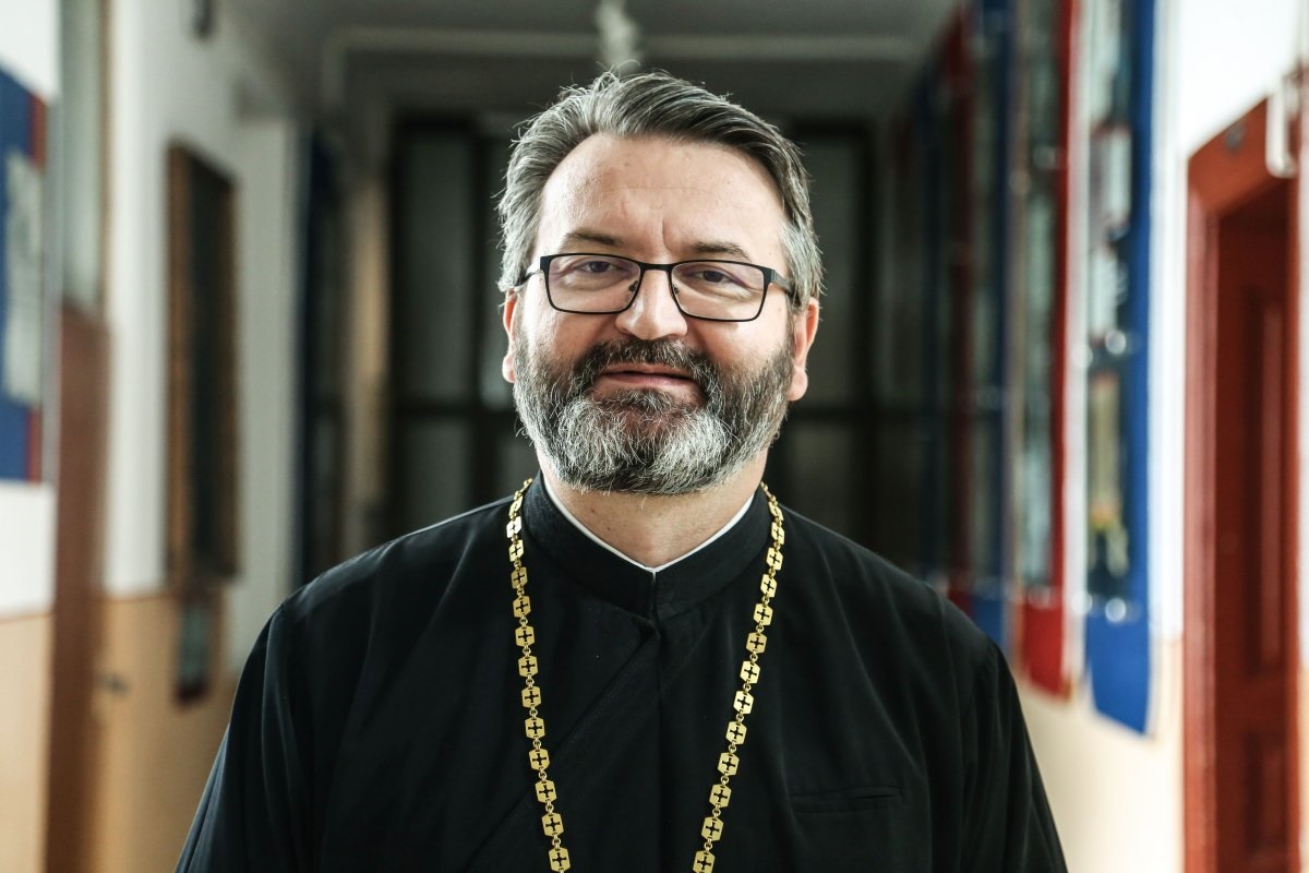 Universitatea „Lucian Blaga” din Sibiu face apel umanitar pentru ajutorarea părintelui decan Daniel Buda