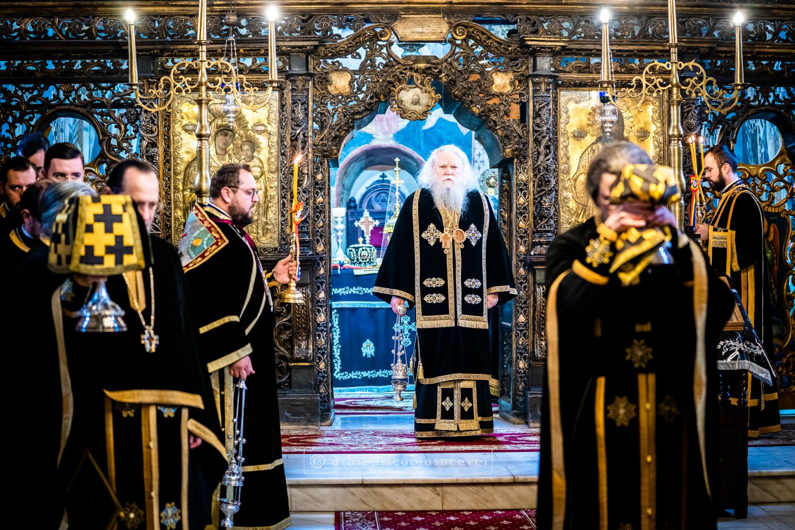 Liturghia Darurilor înainte sfințite săvârșită de Înaltpreasfințitul Părinte Calinic, la Catedrala Arhiepiscopală din Suceava