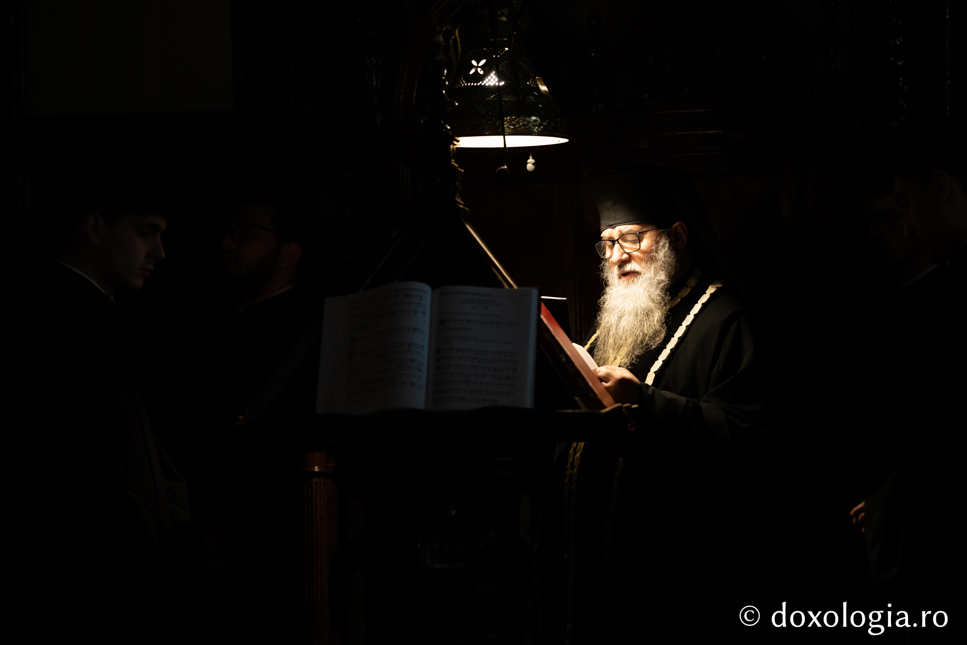 IPS Teofan a săvârșit prima Denie din acest post la Catedrala Mitropolitană din Iași