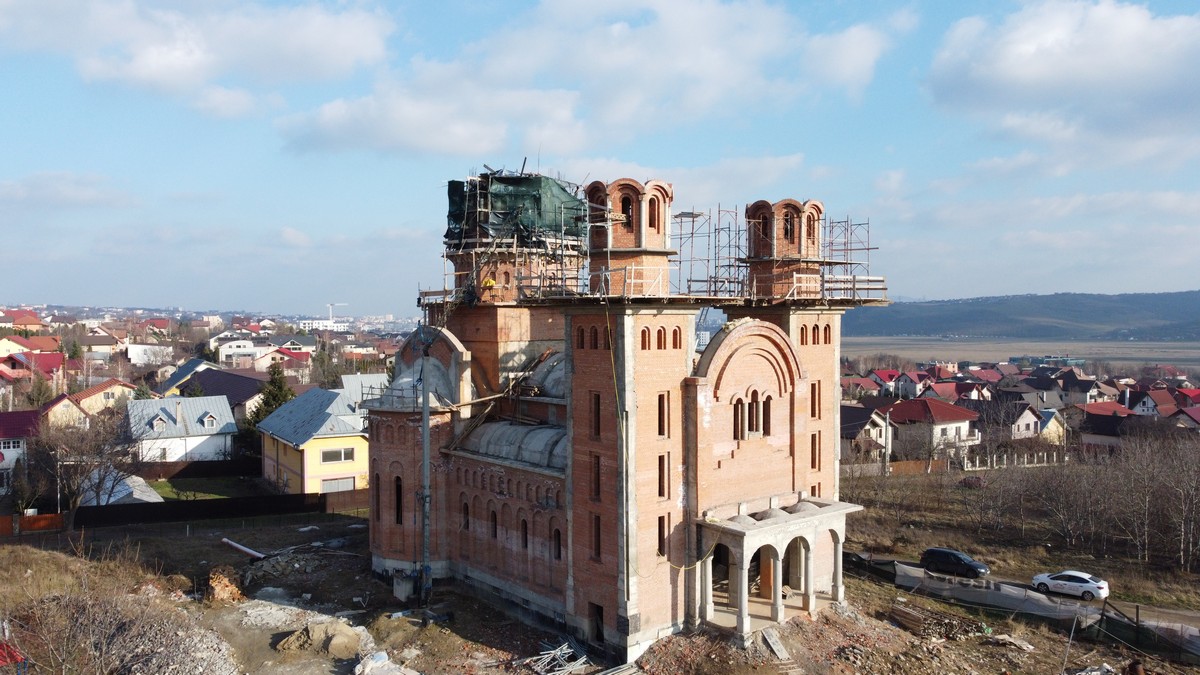 Foto: Constantin Ciofu Clopotele bisericii Parohiei Beldiman – Valea Lupului au fost sfințite