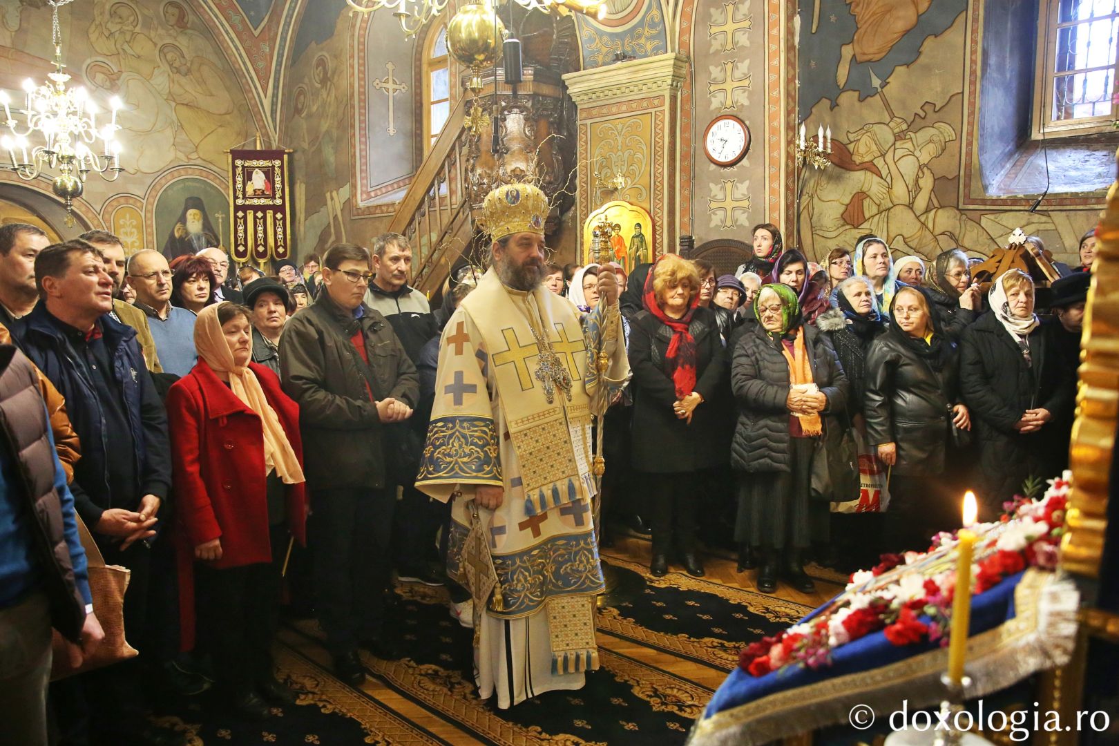 Sărbătoarea Bunei Vestiri, la poalele Muntelui Ceahlău: Slujbă arhierească la hramul Mănăstirii Durău