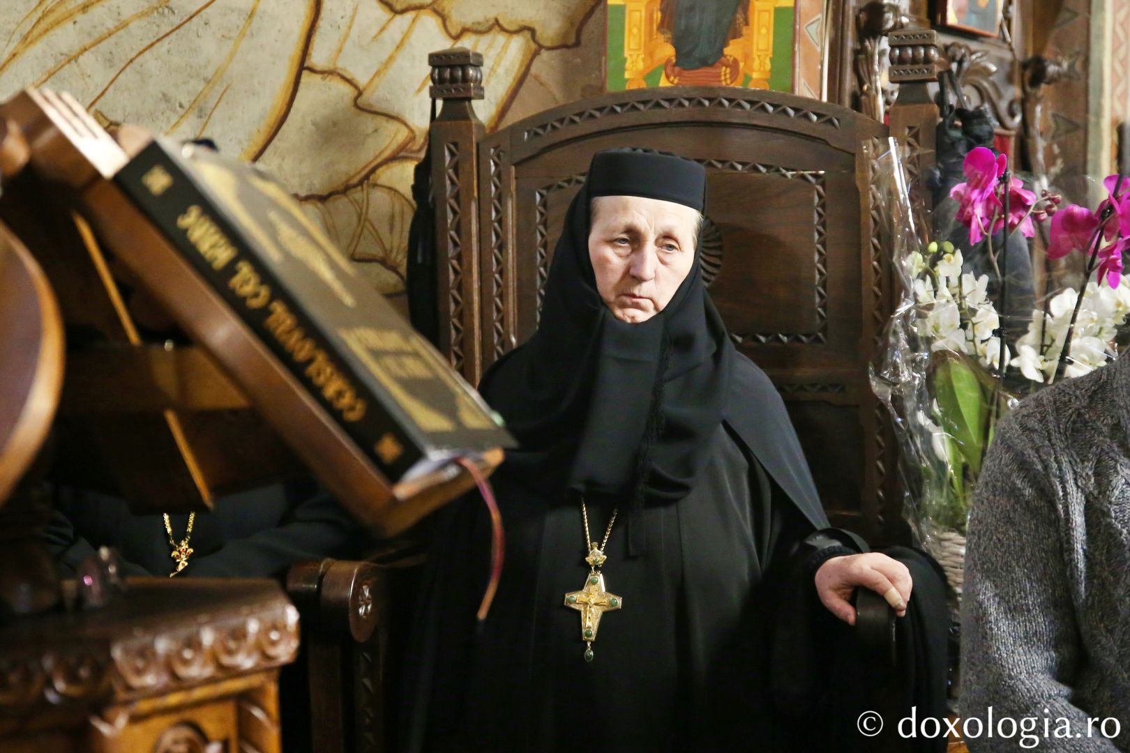 Foto: Flavius Popa Sărbătoarea Bunei Vestiri, la poalele Muntelui Ceahlău: Slujbă arhierească la hramul Mănăstirii Durău