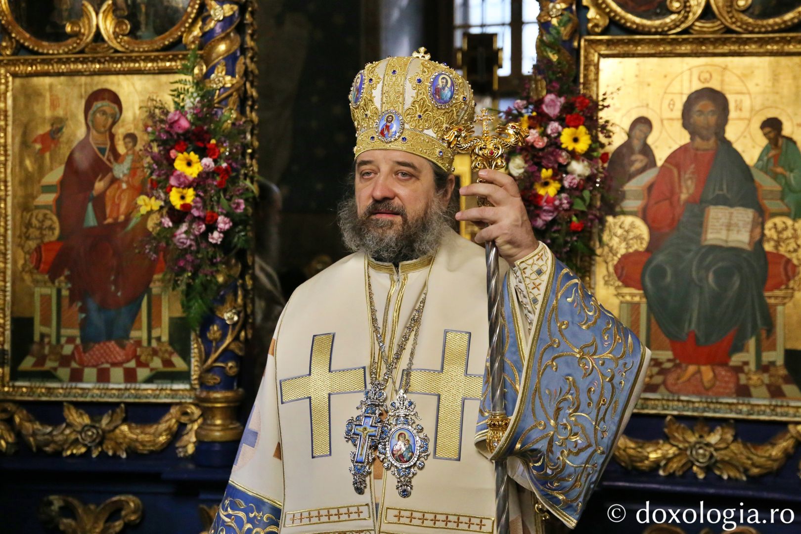 Foto: Flavius Popa Sărbătoarea Bunei Vestiri, la poalele Muntelui Ceahlău: Slujbă arhierească la hramul Mănăstirii Durău