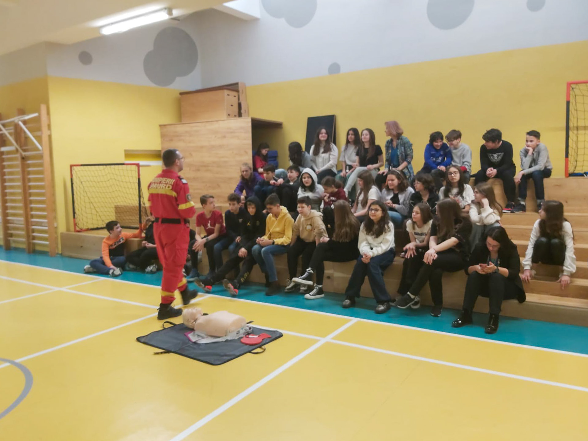 Instructaj PSI-SU la Liceul Teoretic „Varlaam Mitropolitul” din Iași