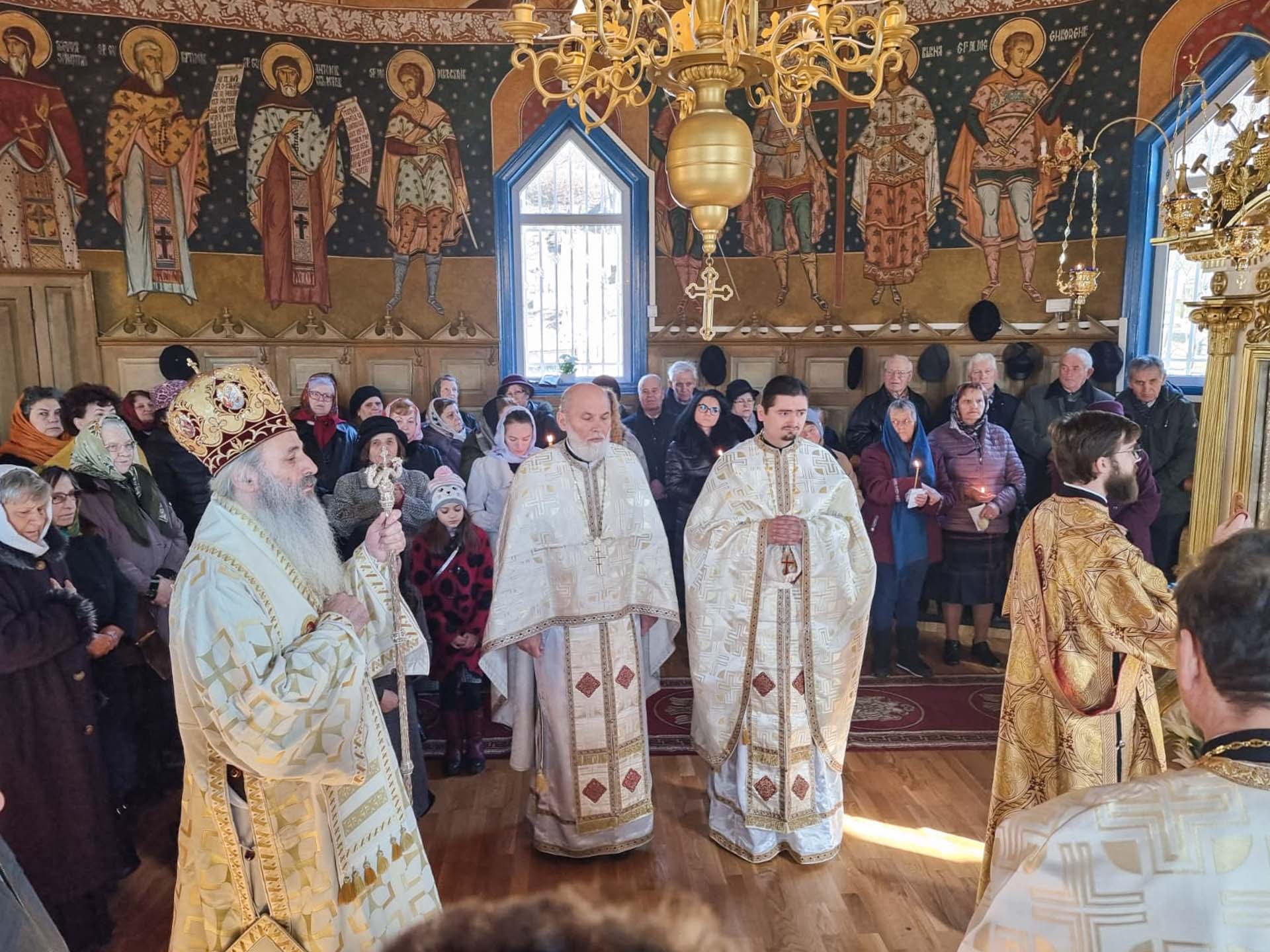 Mitropolitul Moldovei și Bucovinei a slujit la Parohia Almaș, Protopopiatul Piatra Neamț