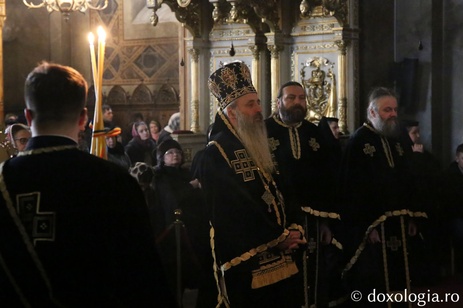 „Să ne întoarcem mintea și inima către Dumnezeu”, ne îndeamnă Părintele Mitropolit Teofan la începutul Postului Mare