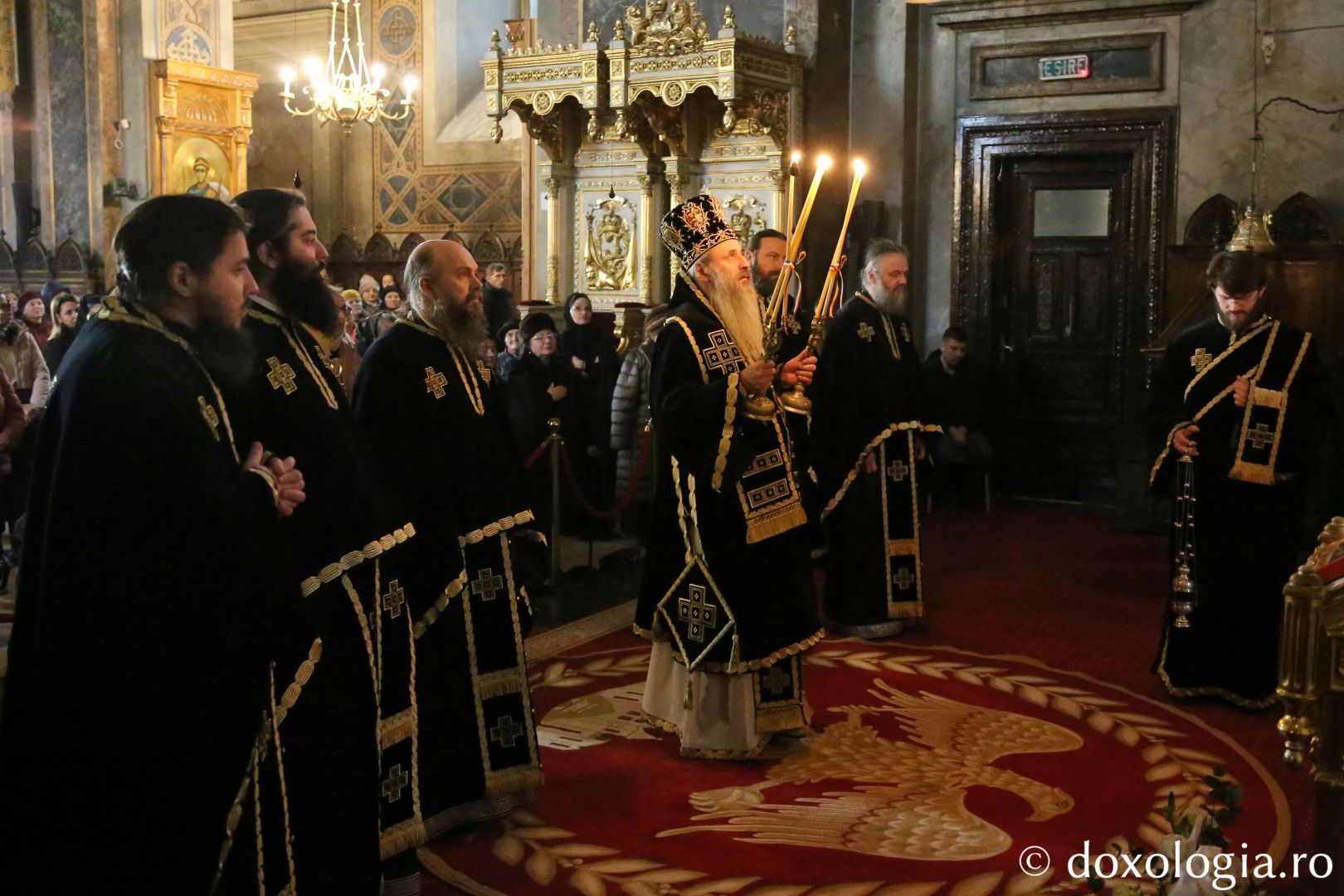 „Să ne întoarcem mintea și inima către Dumnezeu”, ne îndeamnă Părintele Mitropolit Teofan la începutul Postului Mare