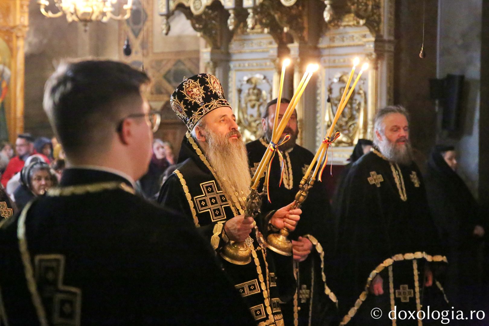 „Să ne întoarcem mintea și inima către Dumnezeu”, ne îndeamnă Părintele Mitropolit Teofan la începutul Postului Mare