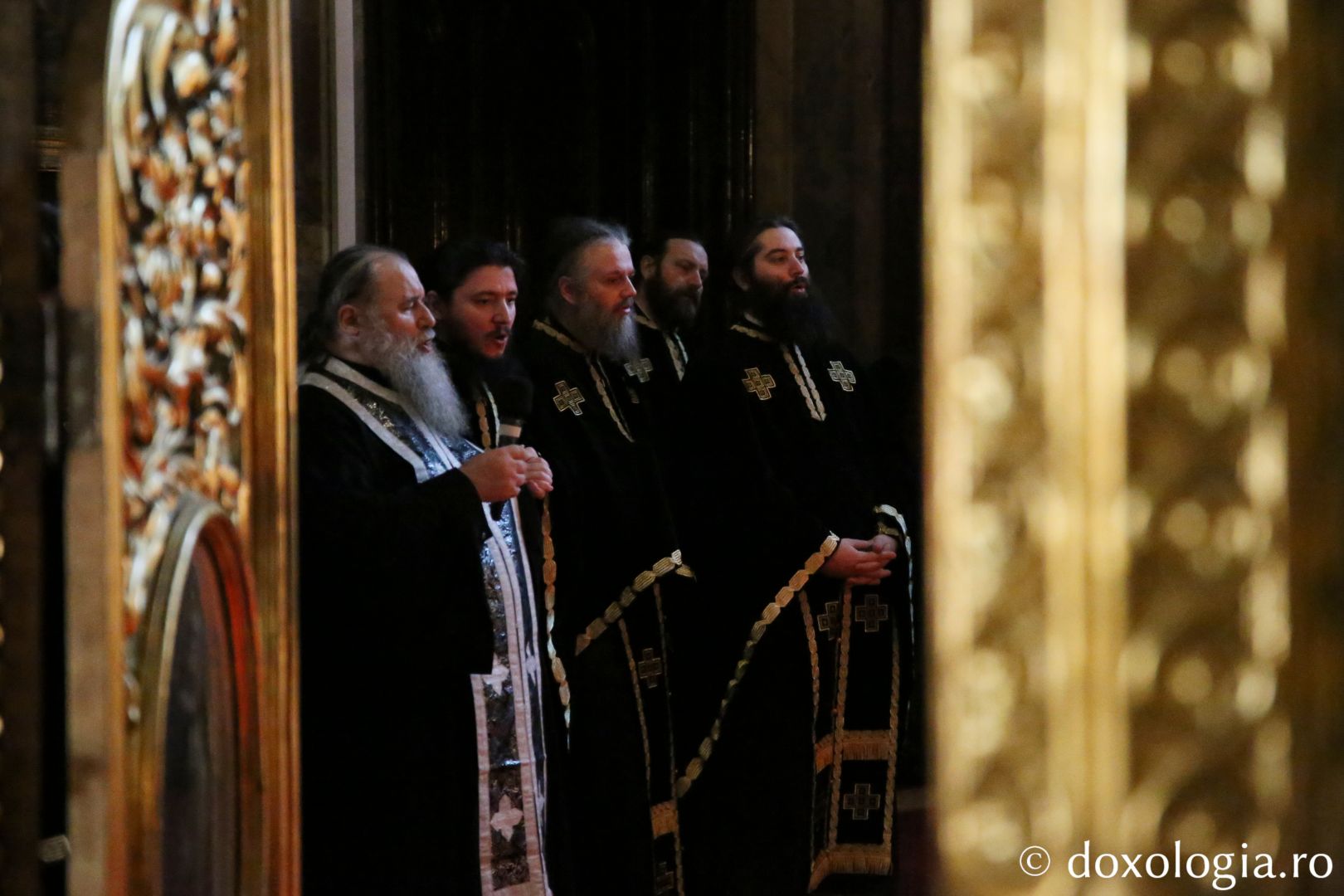 „Să ne întoarcem mintea și inima către Dumnezeu”, ne îndeamnă Părintele Mitropolit Teofan la începutul Postului Mare