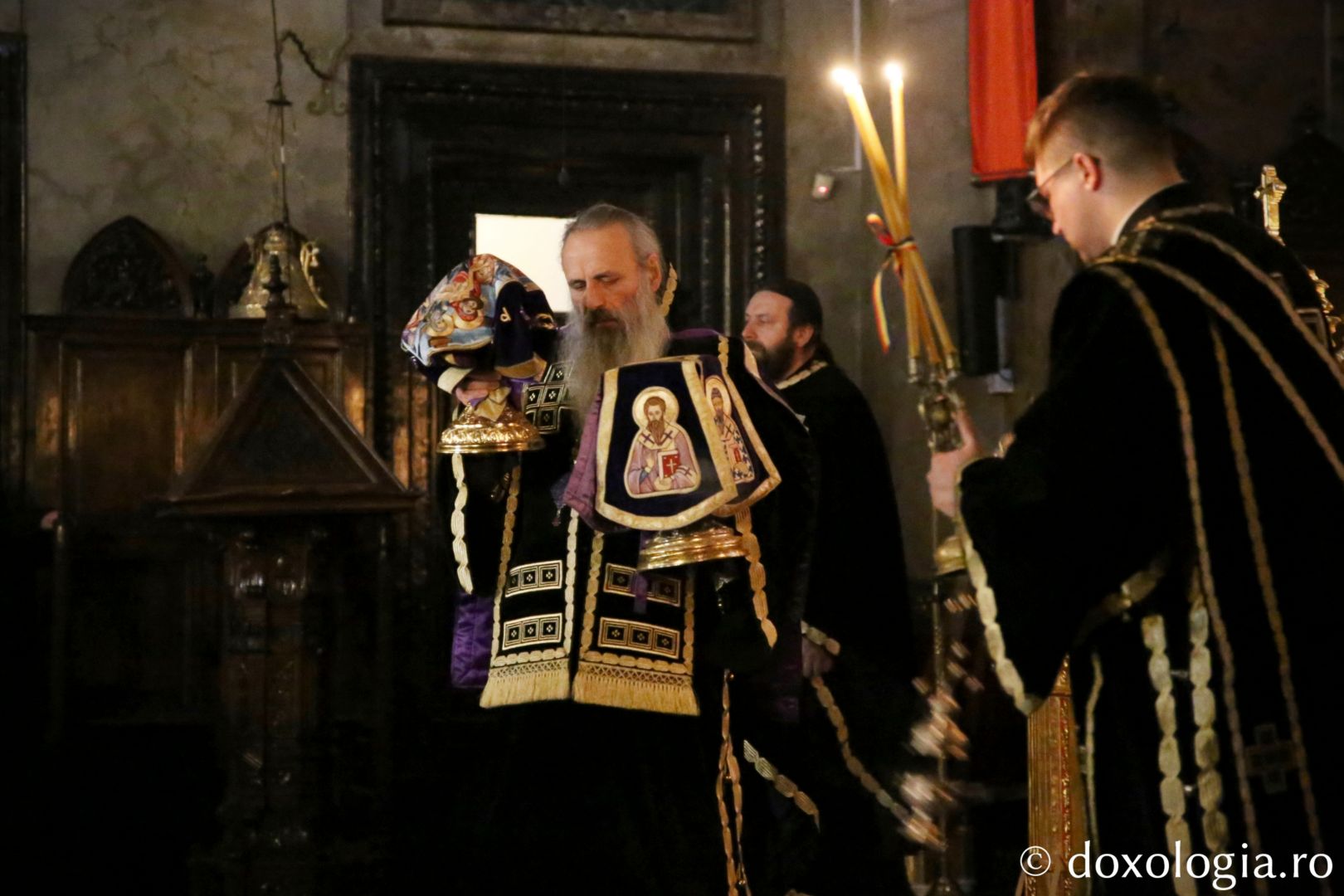 „Să ne întoarcem mintea și inima către Dumnezeu”, ne îndeamnă Părintele Mitropolit Teofan la începutul Postului Mare