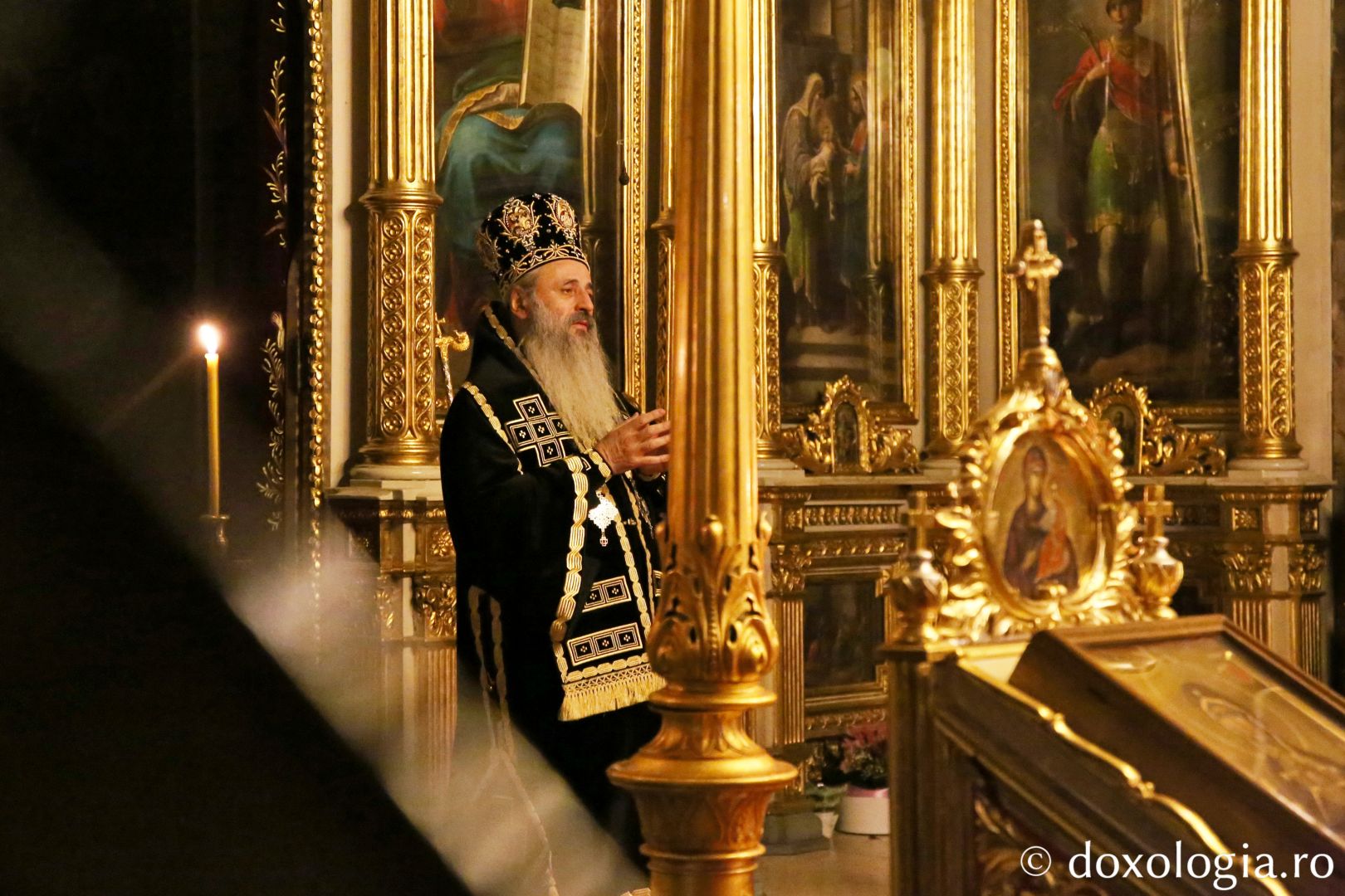 (Video) IPS Teofan: „Pocăința este întoarcerea vieții noastre către Dumnezeu”