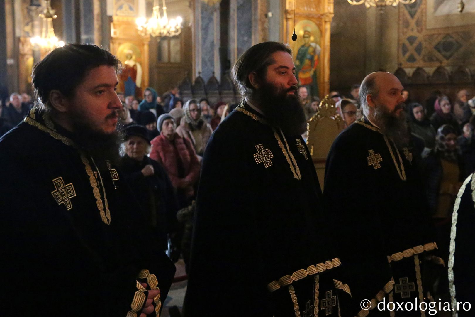 „Să ne întoarcem mintea și inima către Dumnezeu”, ne îndeamnă Părintele Mitropolit Teofan la începutul Postului Mare