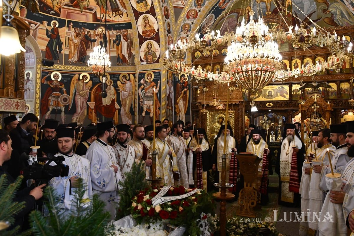 Mama Preasfințitului Părinte Timotei Prahoveanul a fost înmormântată în satul natal