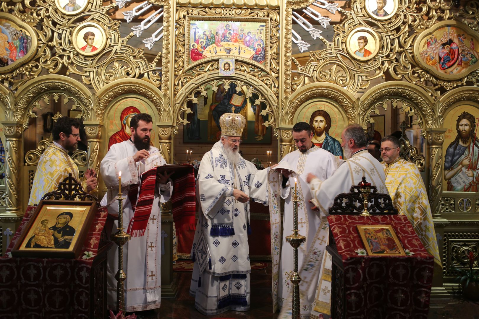 Doi ierarhi prezenți la hramul Parohiei „Buna Vestire” din München