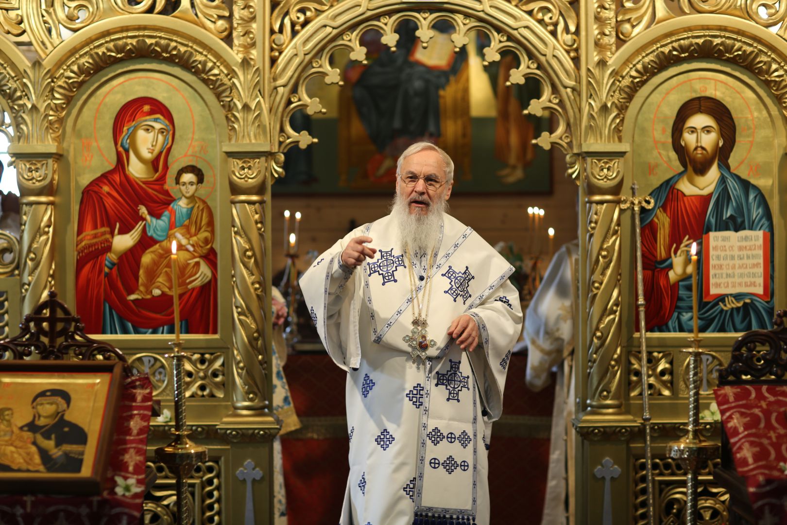 Doi ierarhi prezenți la hramul Parohiei „Buna Vestire” din München