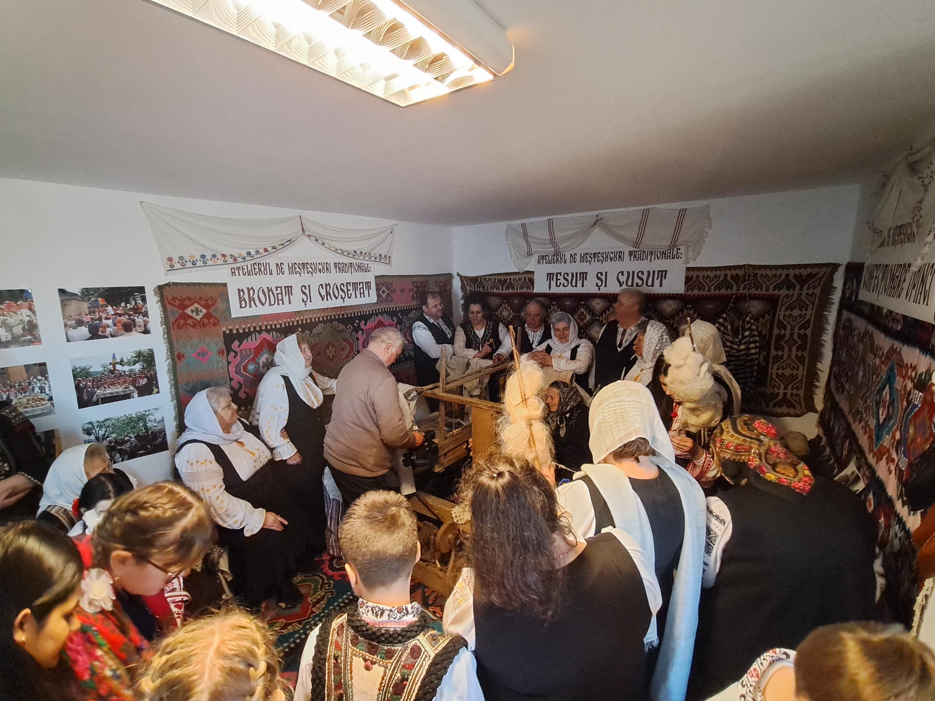 La Parohia „Sfinții Voievozi” Vânători-Neamț au fost susținute mai multe activități în cadrul Concursului „Tinerii și vârstnicii să laude numele Domnului”