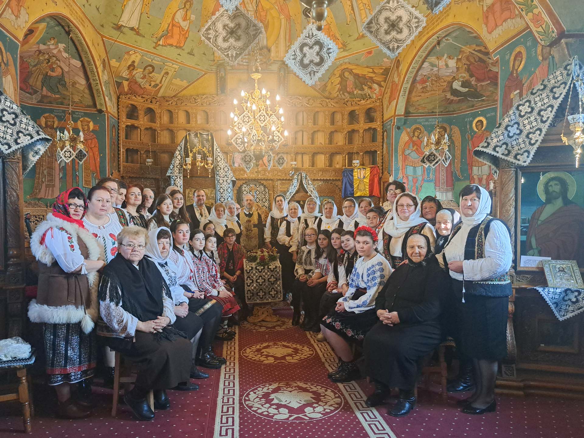 La Parohia „Sfinții Voievozi” Vânători-Neamț au fost susținute mai multe activități în cadrul Concursului „Tinerii și vârstnicii să laude numele Domnului”